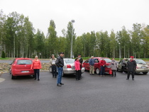 Tässä meidän porukkaa Outokummussa Kaivosmuseoon menossa..